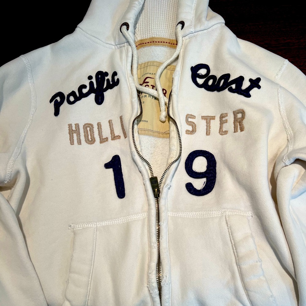 Hollister Pacific Coast 19 Distressed Hoodie small